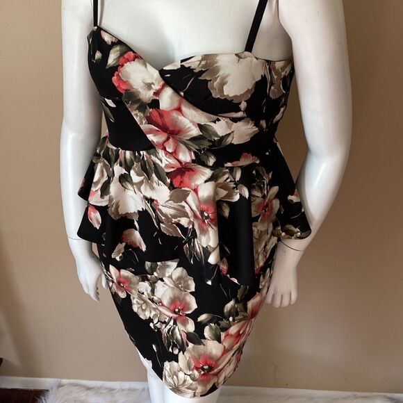NWT Charlotte Russe Floral Peplum Dress - Picture 11 of 12